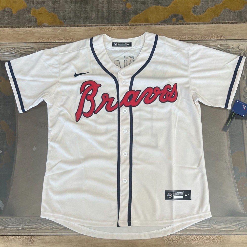 Nike White and Red Men's Braves Shirt